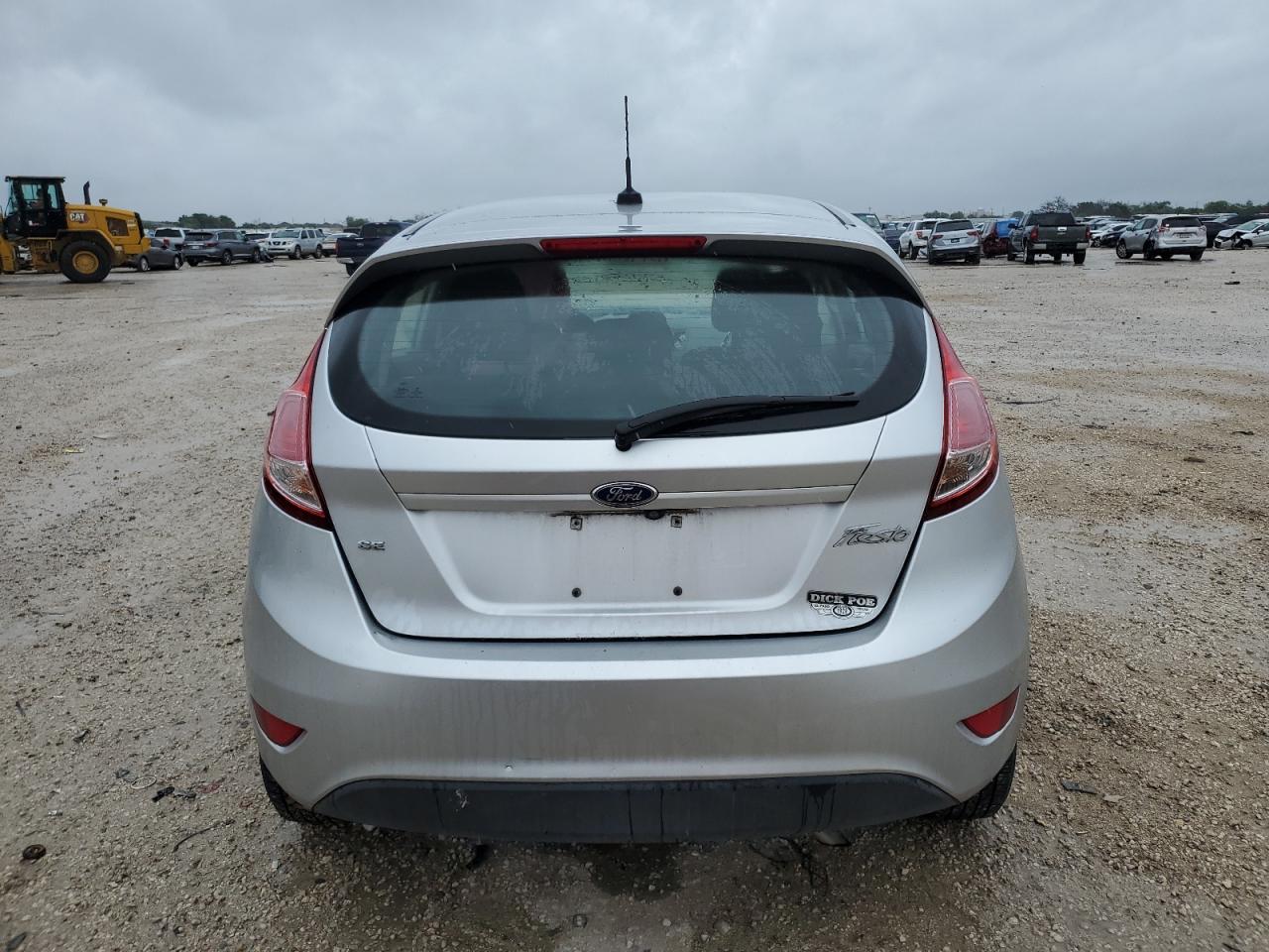 3FADP4EJXJM122231 2018 Ford Fiesta Se