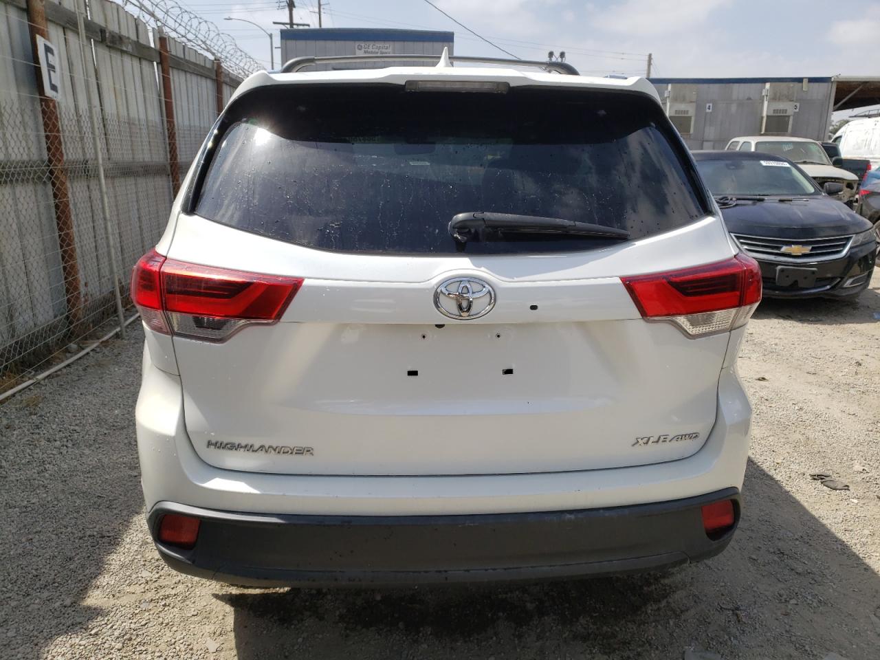 2019 Toyota Highlander Se vin: 5TDJZRFH2KS948587