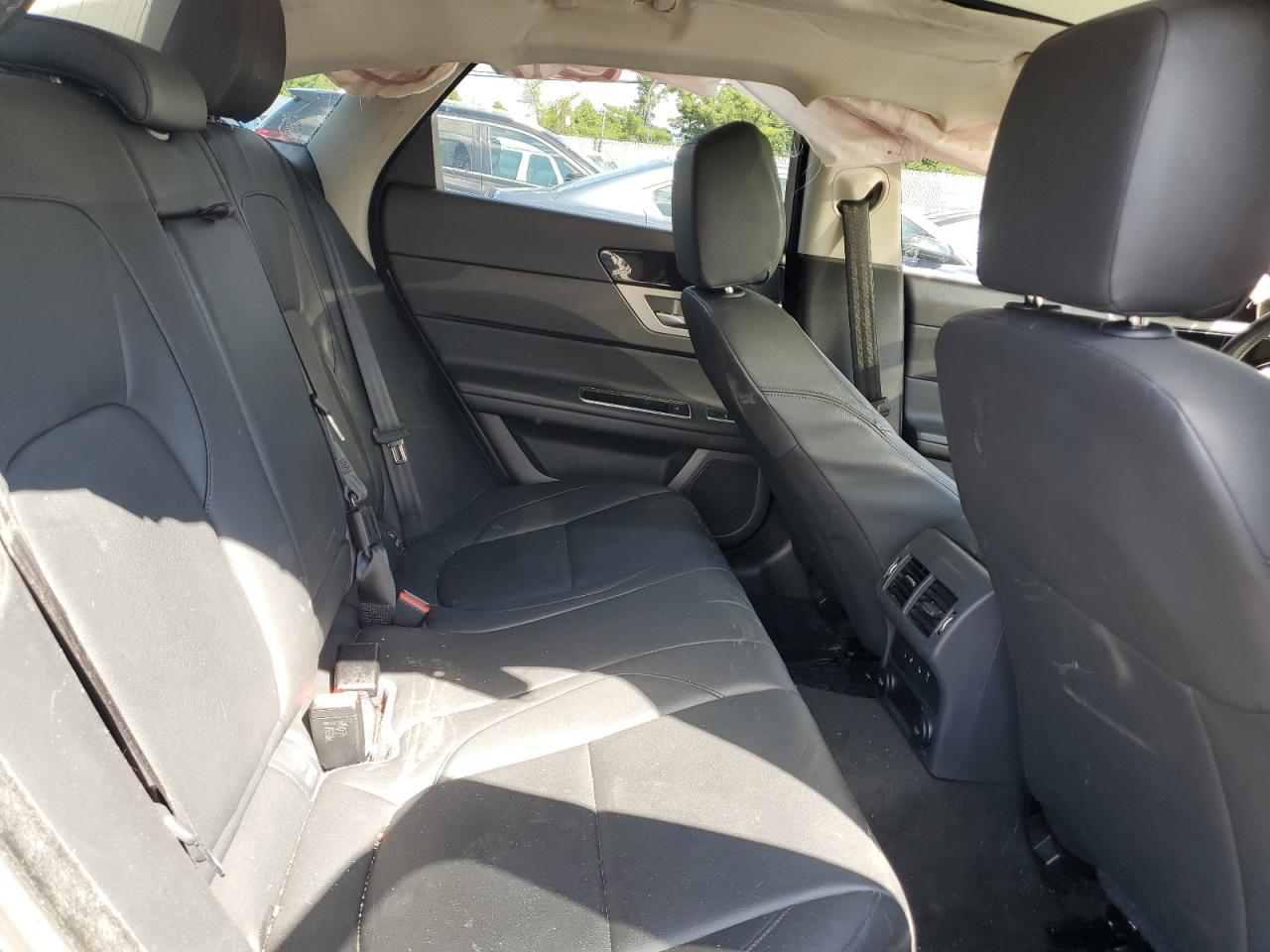 SAJBD4FN0JCY54043 2018 Jaguar Xf Premium