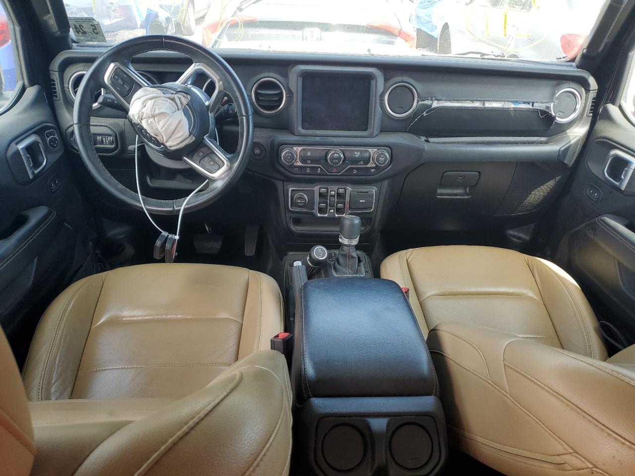 1C4HJXEG0KW568540 2019 Jeep Wrangler Unlimited Sahara