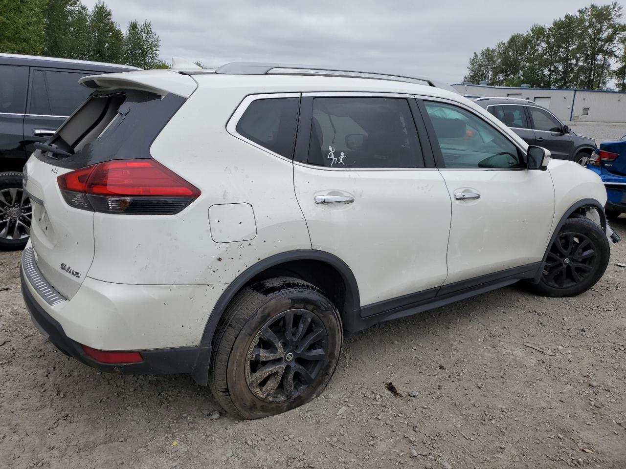 5N1AT2MV2HC735582 2017 Nissan Rogue Sv