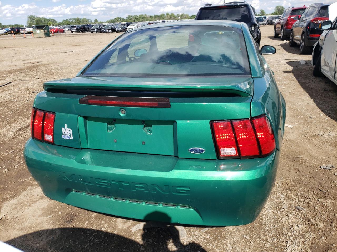 1FAFP4042YF273505 2000 Ford Mustang