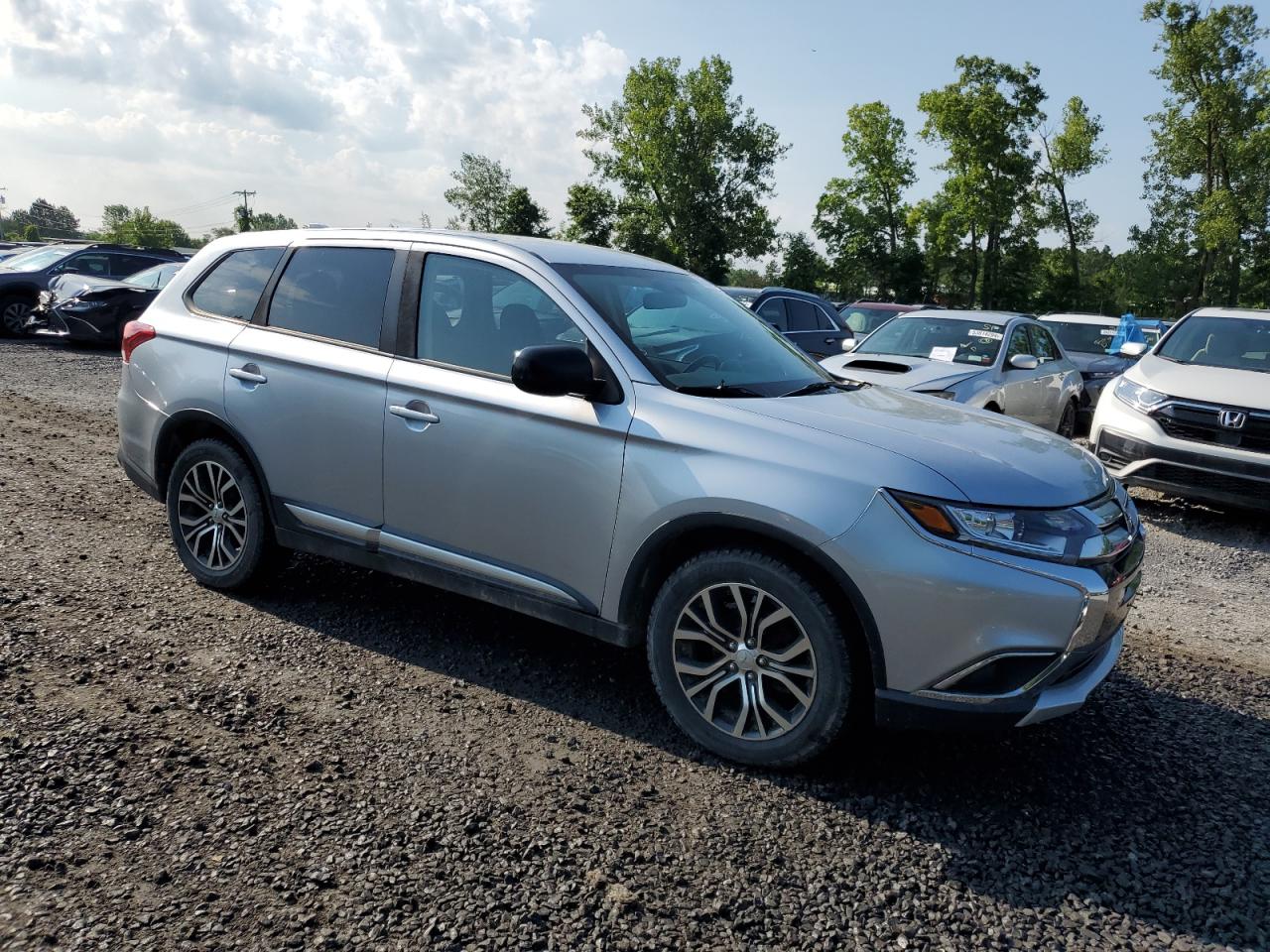 JA4AZ2A36HZ063927 2017 Mitsubishi Outlander Es