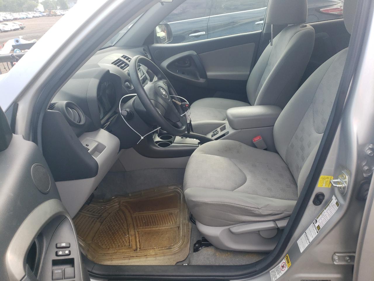 2T3BF4DV2BW150940 2011 Toyota Rav4