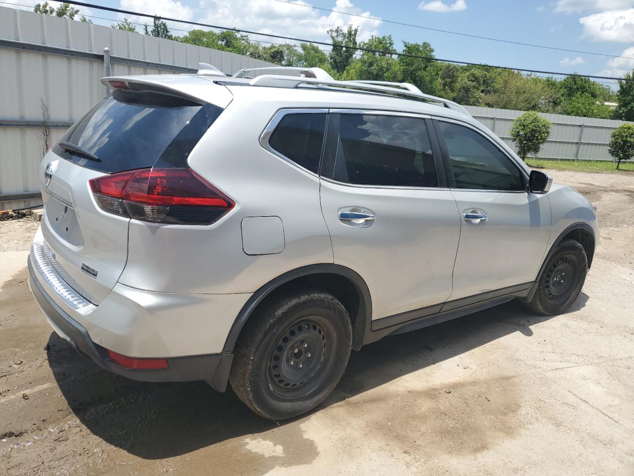 2019 Nissan Rogue S vin: 5N1AT2MT0KC798024