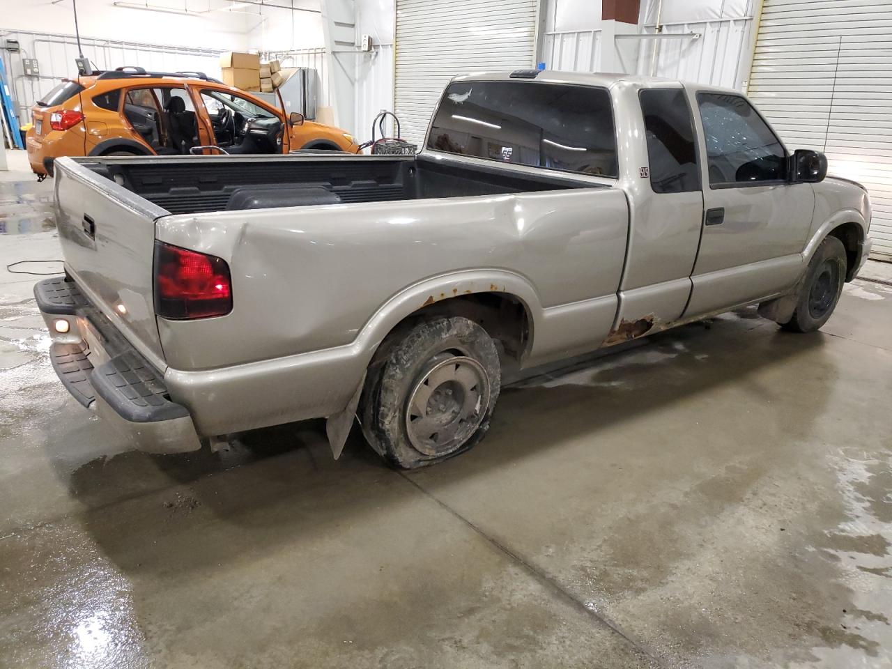 1GTCS19W618125981 2001 GMC Sonoma