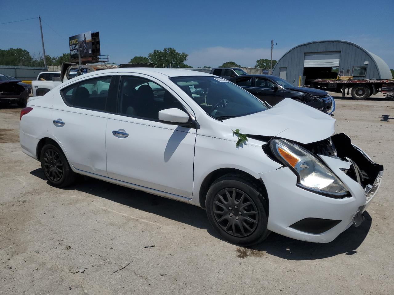 3N1CN7AP5JL879229 2018 Nissan Versa S