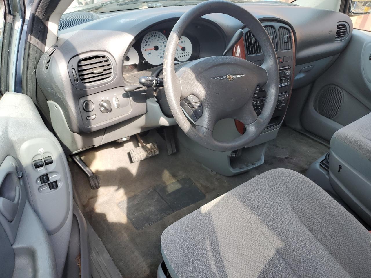 1A4GP45RX6B693322 2006 Chrysler Town & Country