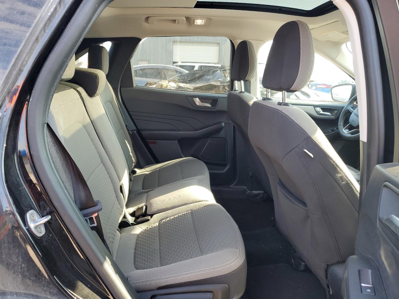 1FMCU0BZ7MUB05318 2021 Ford Escape Se