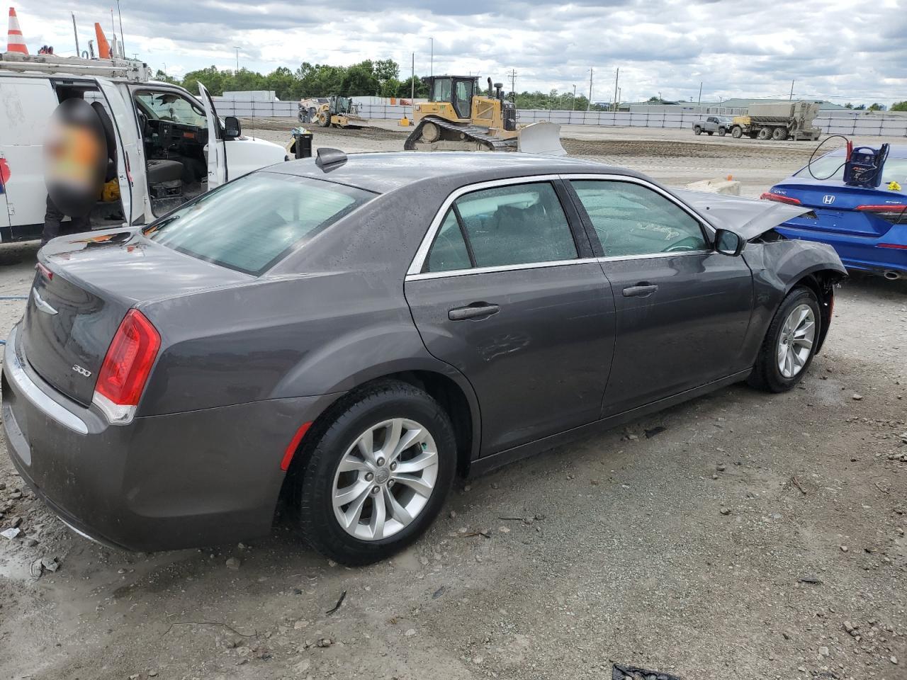 2C3CCAAG4FH904027 2015 Chrysler 300 Limited