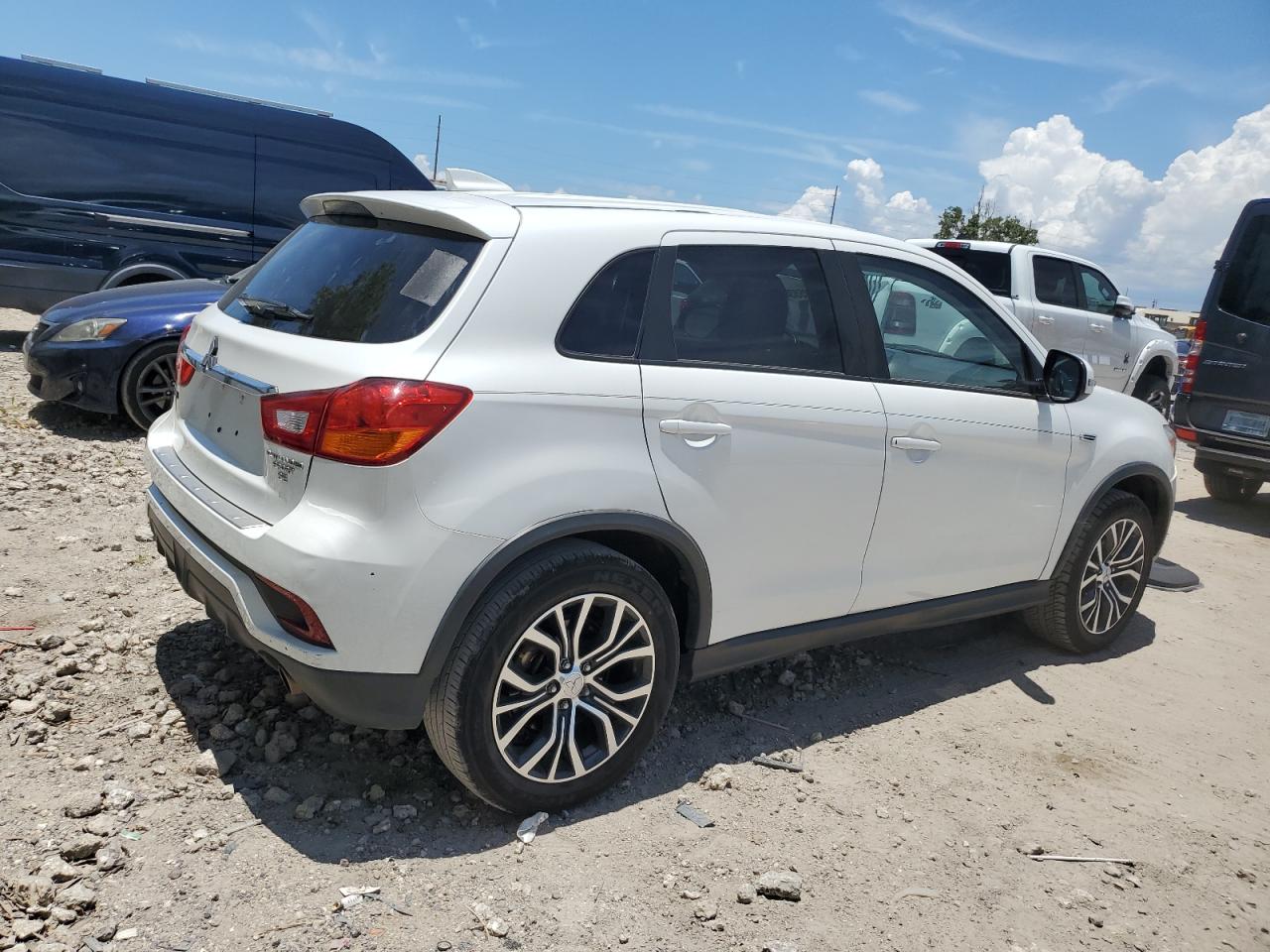 2019 Mitsubishi Outlander Sport Se vin: JA4AP4AU5KU029864