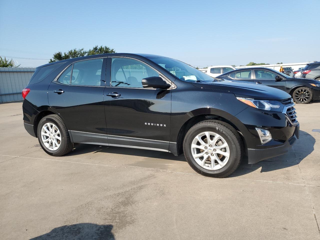 2GNAXHEV9J6322378 2018 Chevrolet Equinox Ls