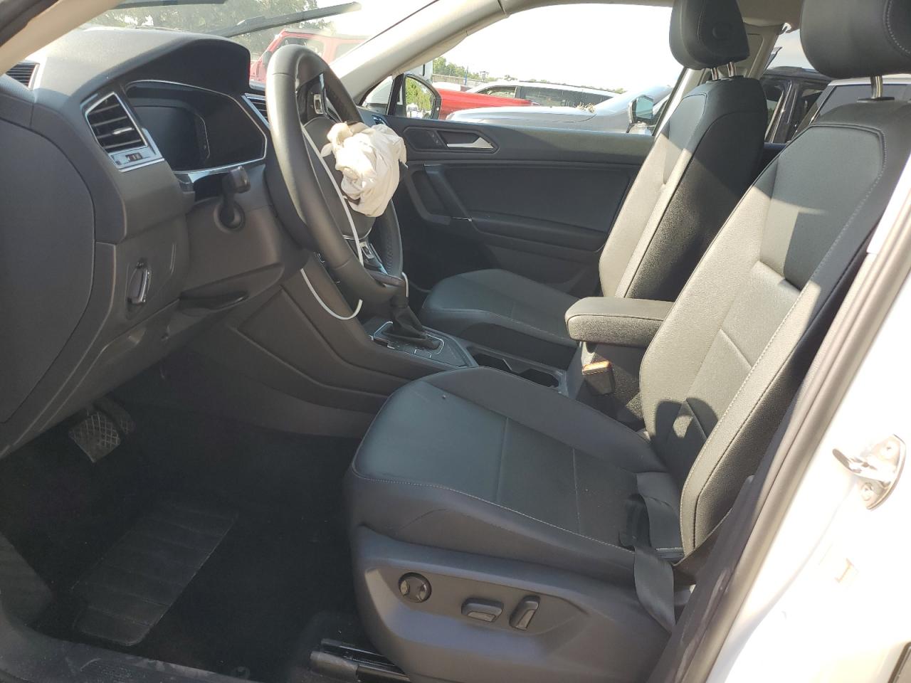 3VV3B7AX4LM140714 2020 Volkswagen Tiguan Se