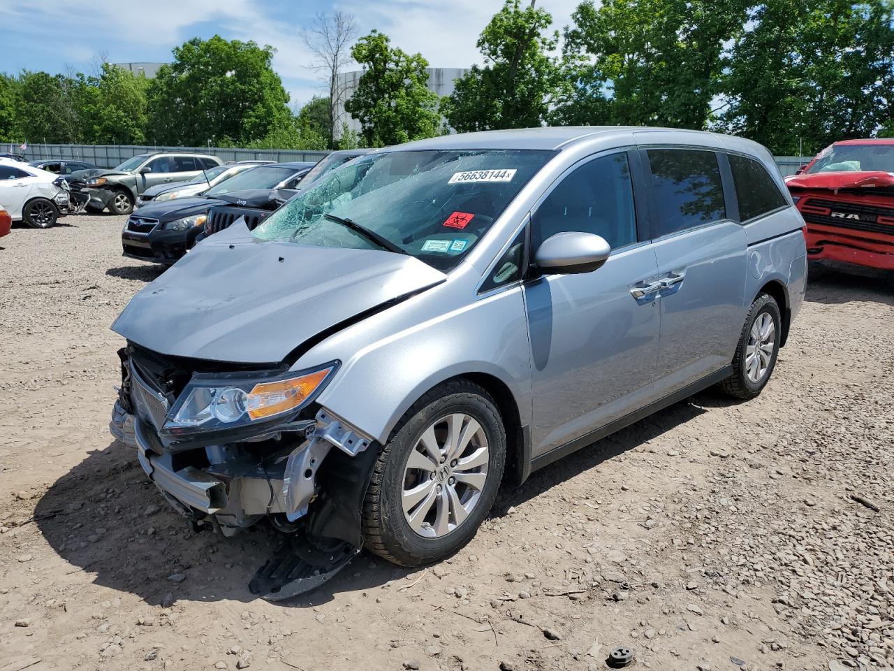 5FNRL5H31GB136885 2016 Honda Odyssey Se