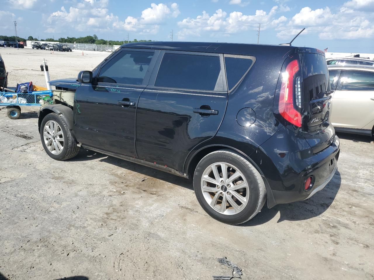 KNDJP3A53J7590117 2018 Kia Soul +