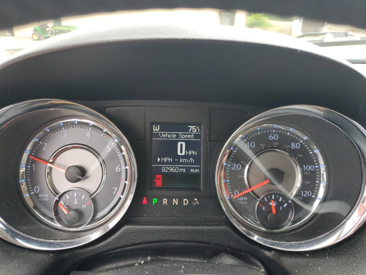 2A4RR5DG8BR702071 2011 Chrysler Town & Country Touring