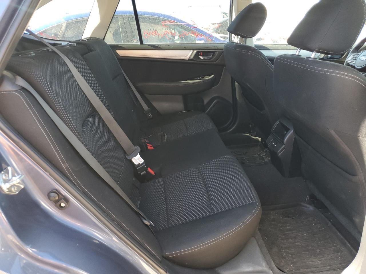 4S4BSAFC6J3334443 2018 Subaru Outback 2.5I Premium