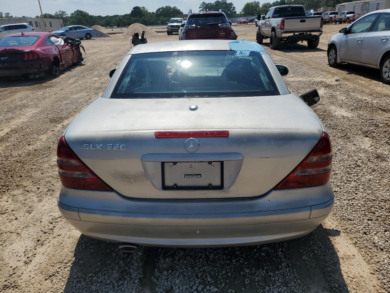 WDBKK65F21F218585 2001 Mercedes-Benz Slk 320