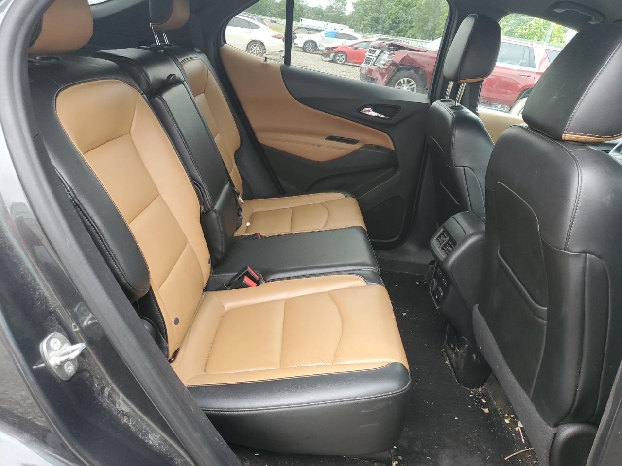 3GNAXVEV9JS533418 2018 Chevrolet Equinox Premier