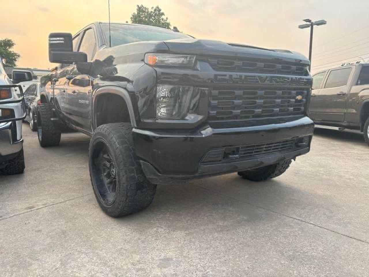 2GC4YMEY6N1211330 2022 Chevrolet Silverado K2500 Custom