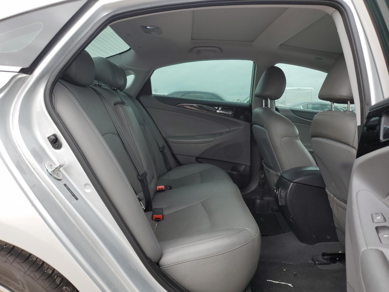 5NPEC4AB5EH843450 2014 Hyundai Sonata Se