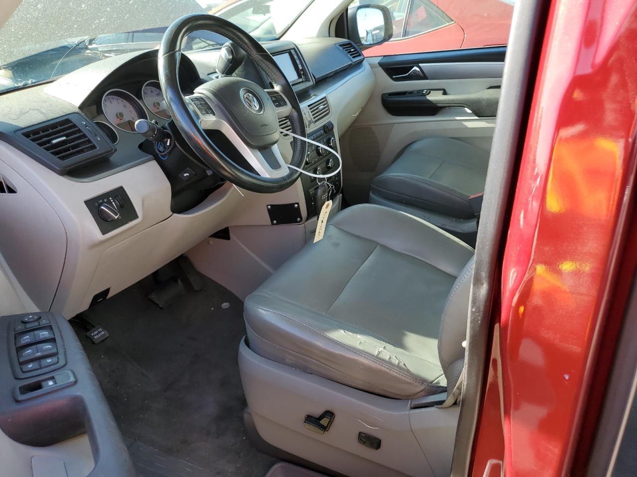 2C4RVABG8CR276364 2012 Volkswagen Routan Se