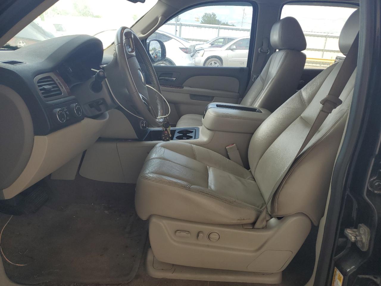 1GNSKBE03DR173138 2013 Chevrolet Tahoe K1500 Lt