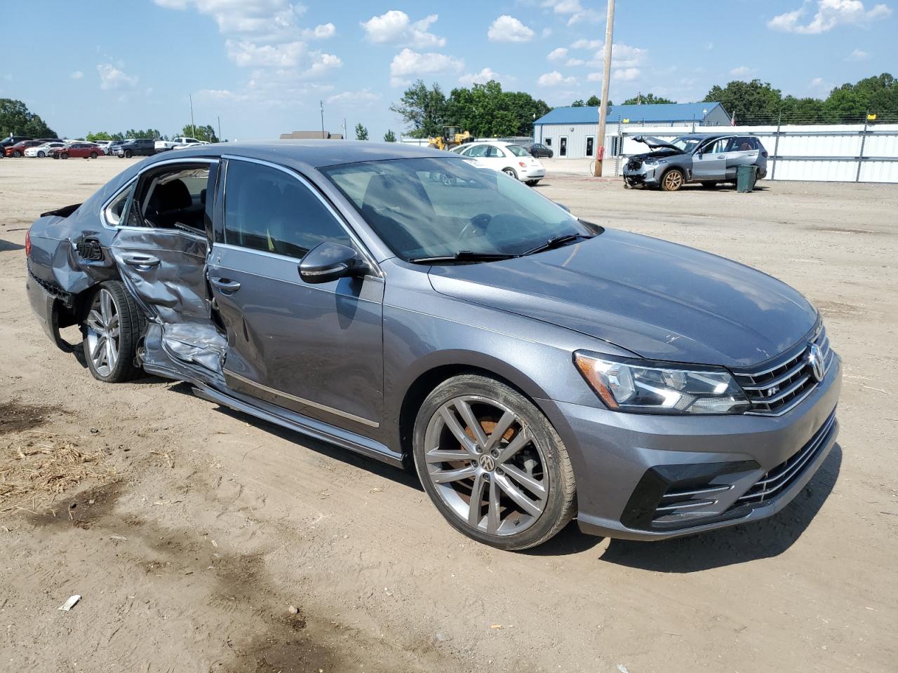 2016 Volkswagen Passat S vin: 1VWAT7A36GC070184