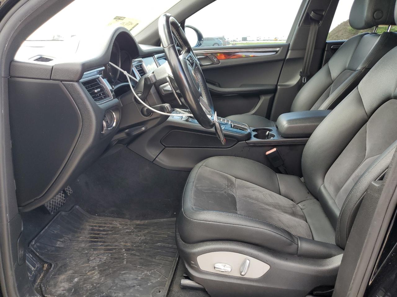 WP1AA2A50HLB80497 2017 Porsche Macan