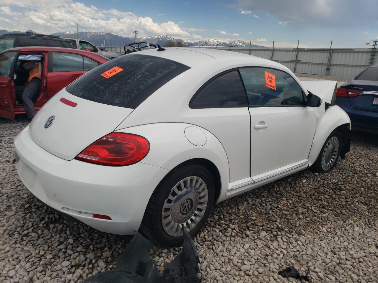 2013 Volkswagen Beetle vin: 3VWJX7AT7DM692131