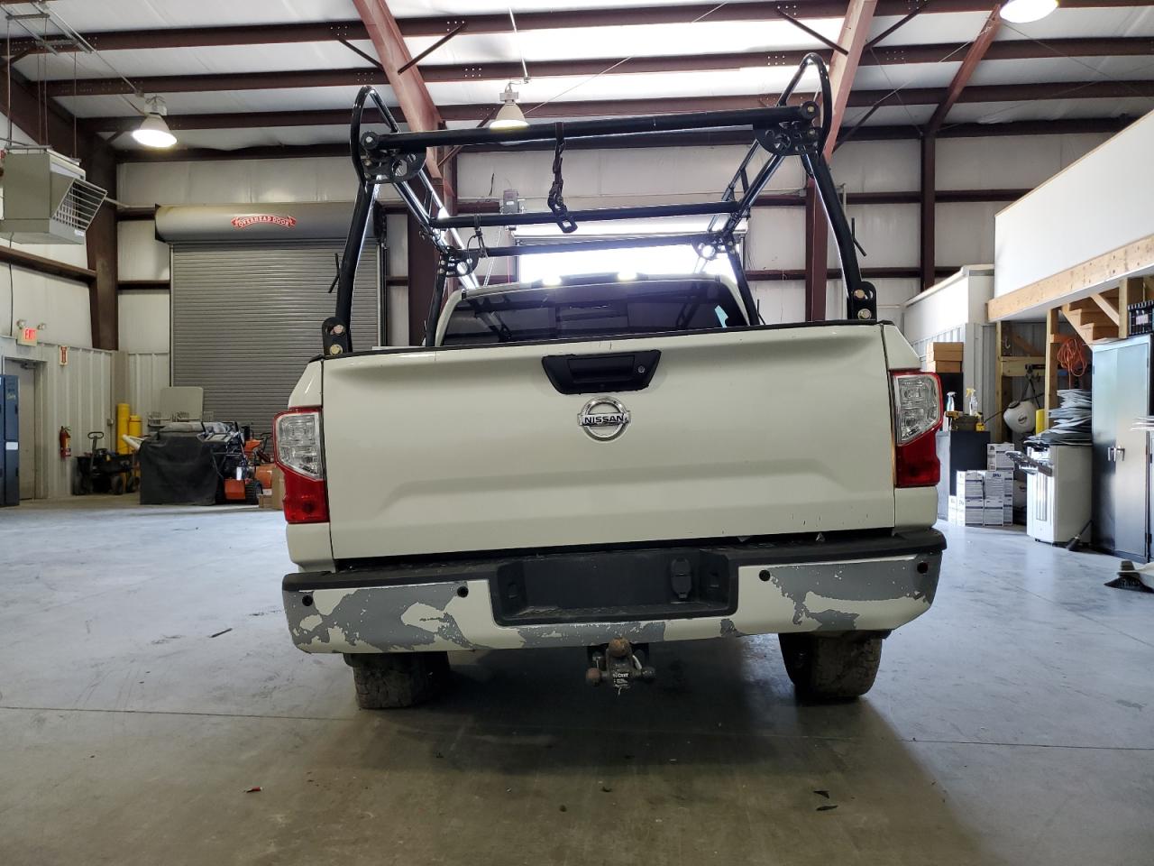 1N6AA1E50JN528456 2018 Nissan Titan Sv