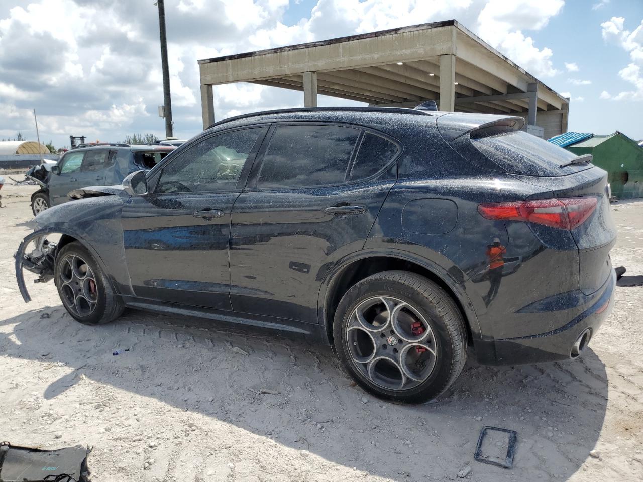 2020 Alfa Romeo Stelvio vin: ZASPAJANXL7C75325