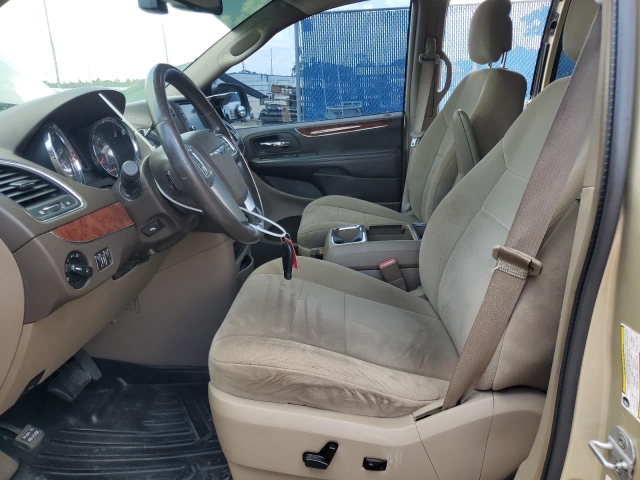 2A4RR5DG7BR630814 2011 Chrysler Town & Country Touring