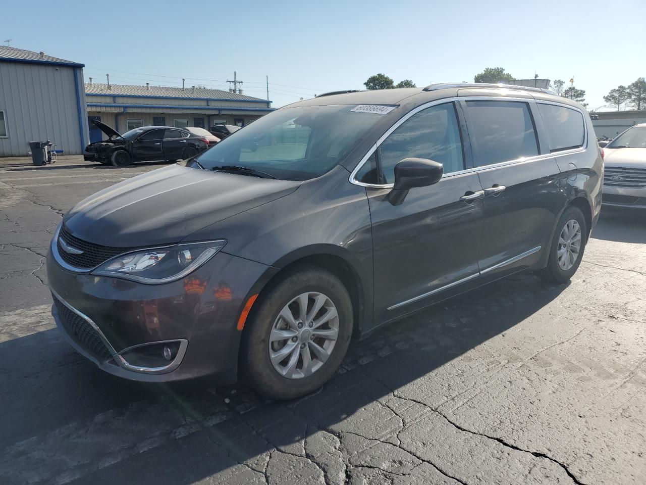 2018 Chrysler Pacifica Touring L vin: 2C4RC1BG0JR120581