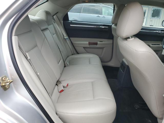 2006 Chrysler 300 - Image 10