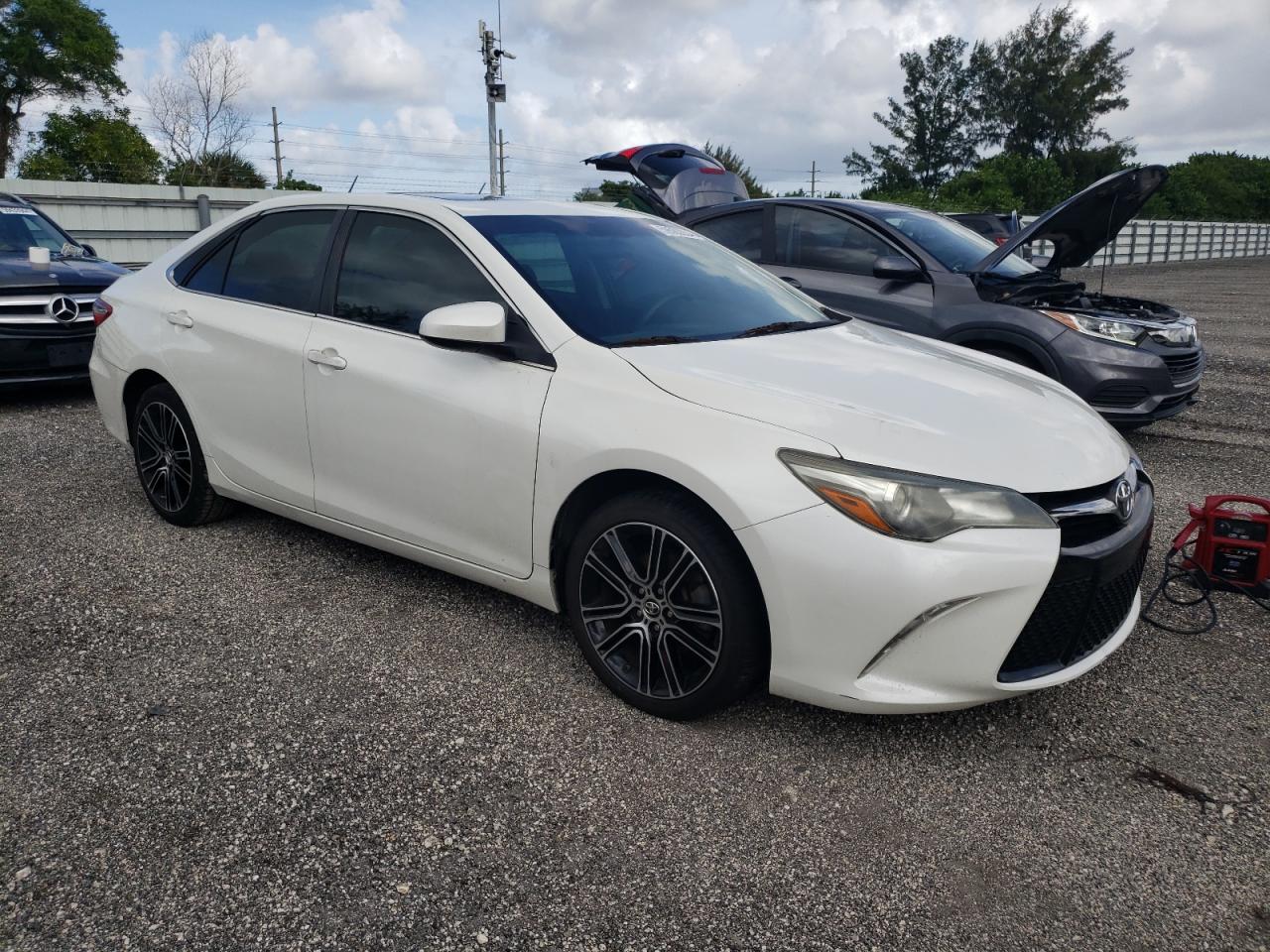 4T1BF1FK1GU142281 2016 Toyota Camry Le