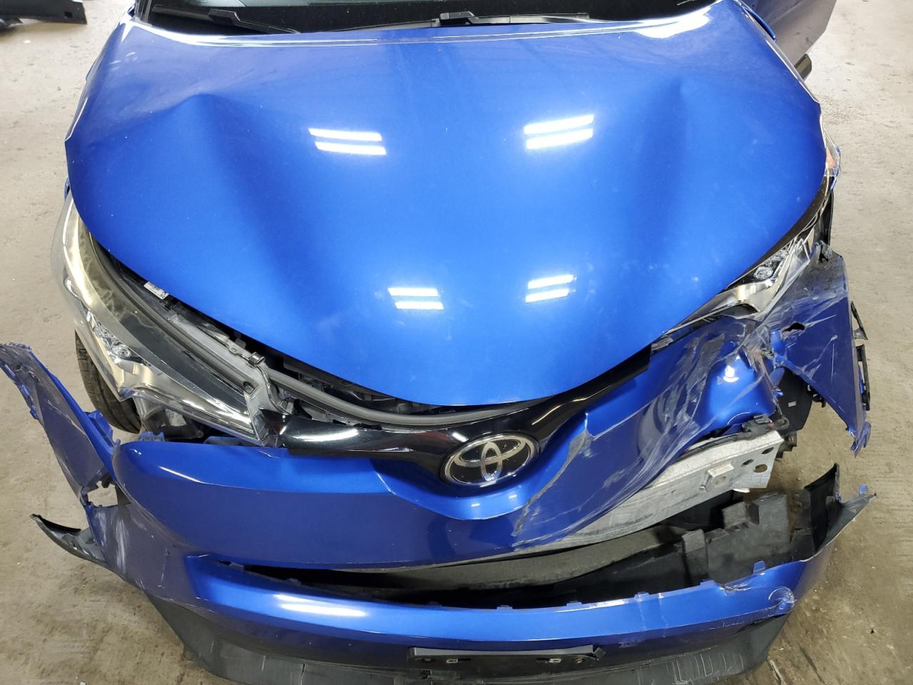 NMTKHMBX3JR018802 2018 Toyota C-Hr Xle