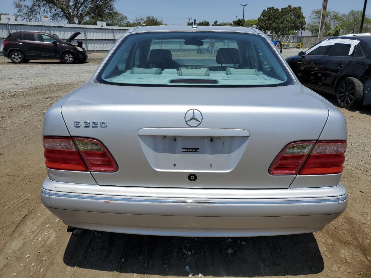 WDBJF65J41B272210 2001 Mercedes-Benz E 320