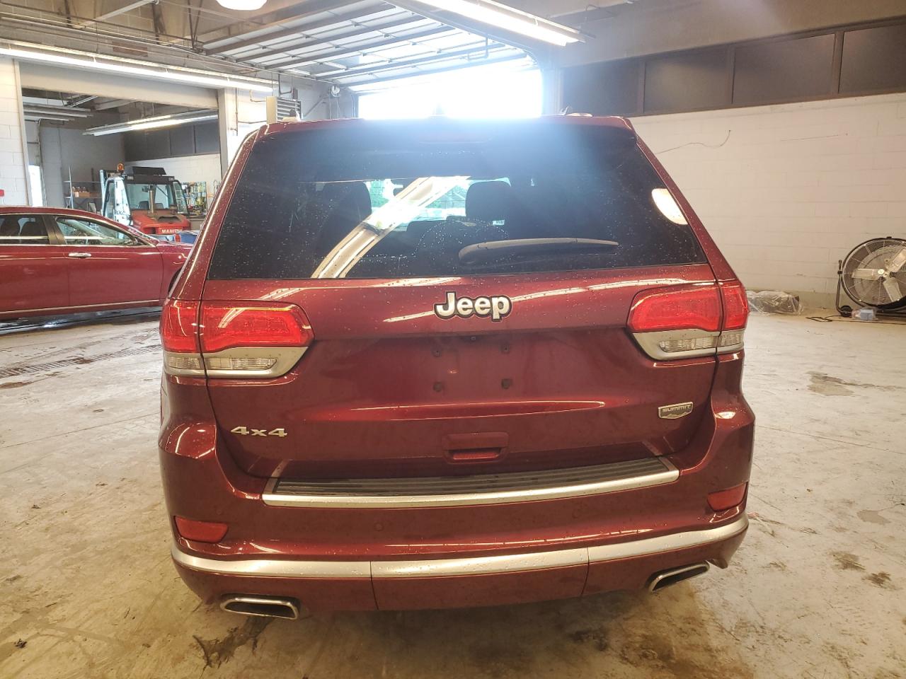 1C4RJFJG0JC337576 2018 Jeep Grand Cherokee Summit
