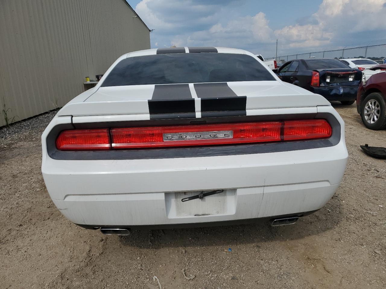 2B3CJ4DG9BH576372 2011 Dodge Challenger