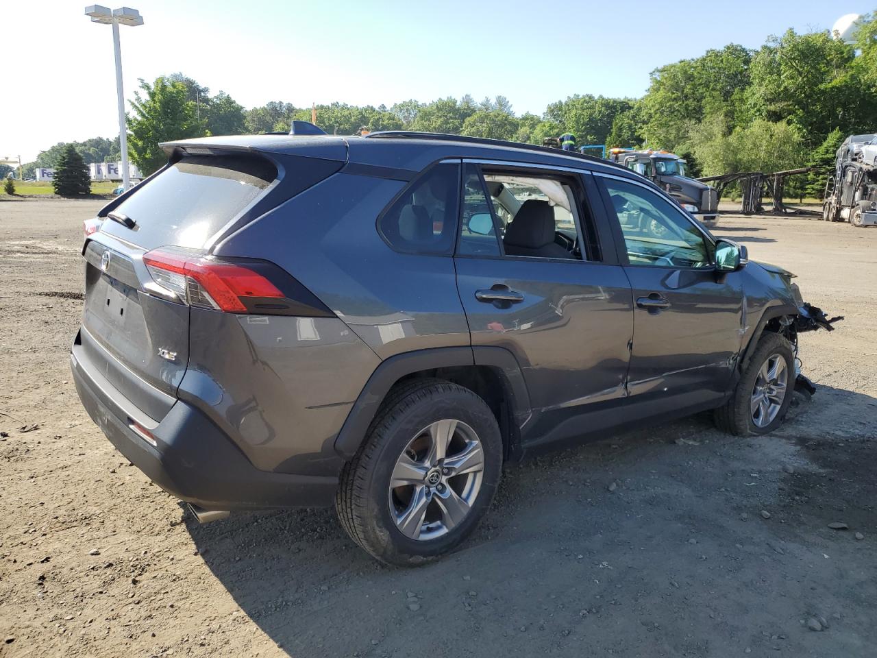 2T3W1RFV0NW218201 2022 Toyota Rav4 Xle