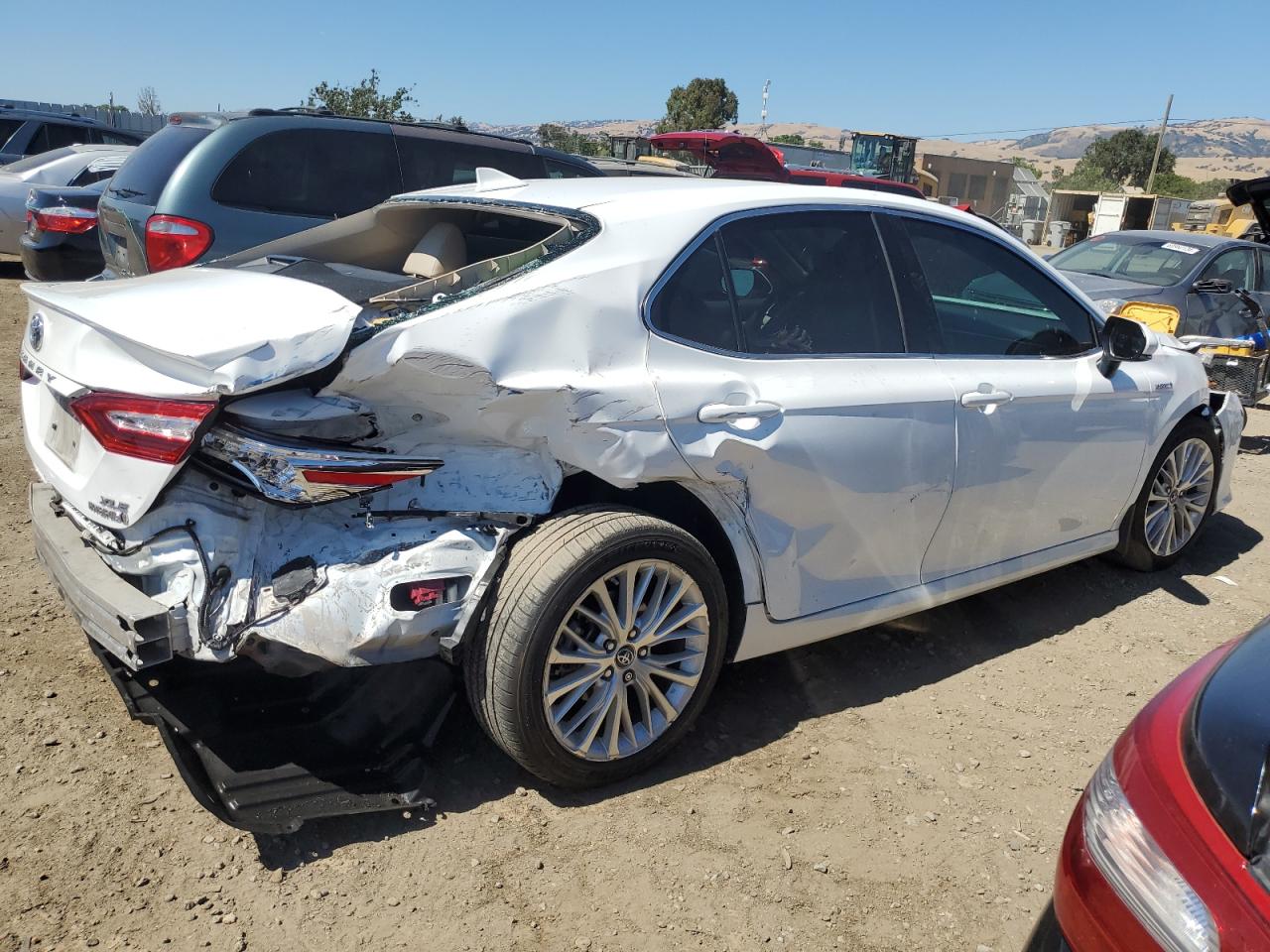 2018 Toyota Camry Hybrid vin: 4T1B21HK7JU500970