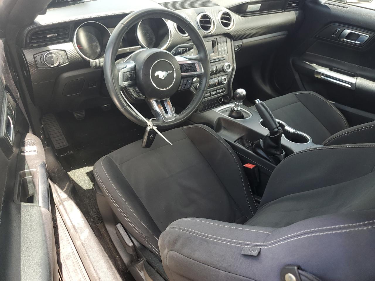 1FA6P8TH8J5102260 2018 Ford Mustang