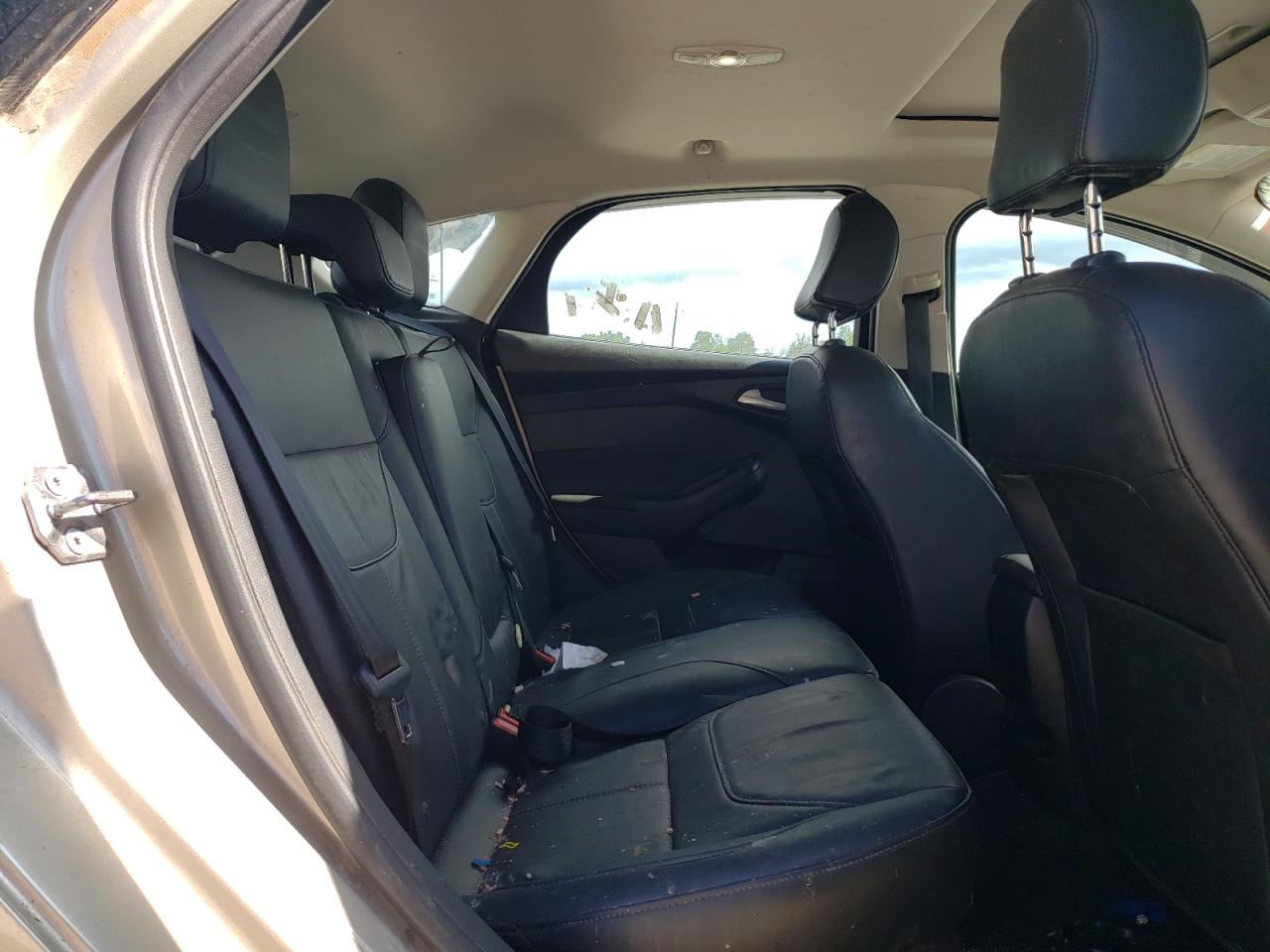 1FADP3N27HL222737 2017 Ford Focus Titanium