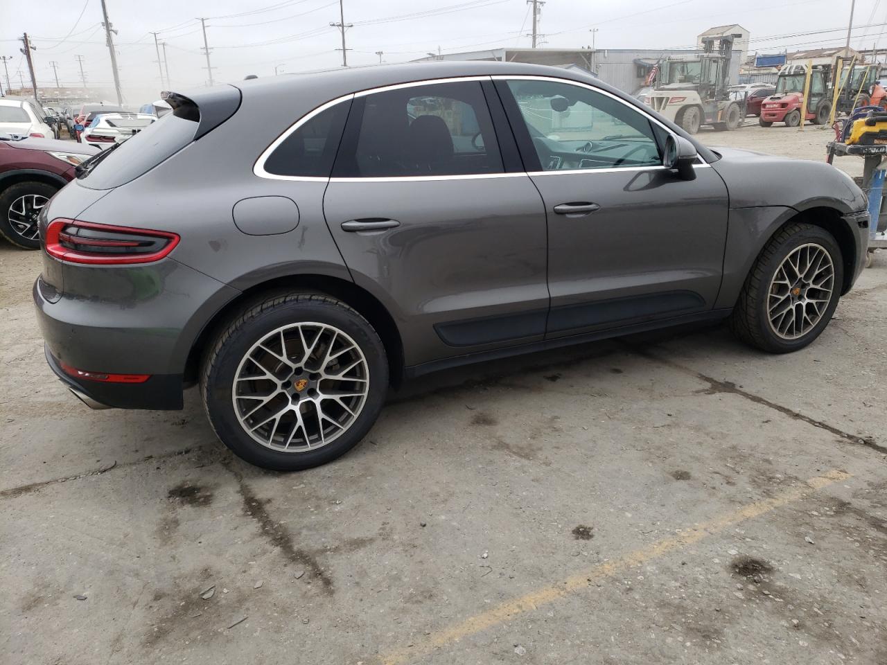 2016 Porsche Macan S vin: WP1AB2A55GLB52691