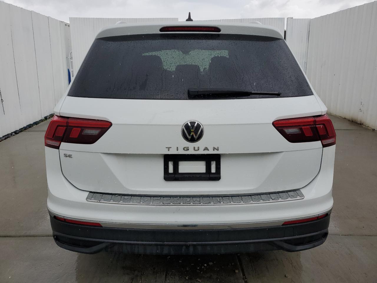 3VV3B7AXXNM126142 2022 Volkswagen Tiguan Se