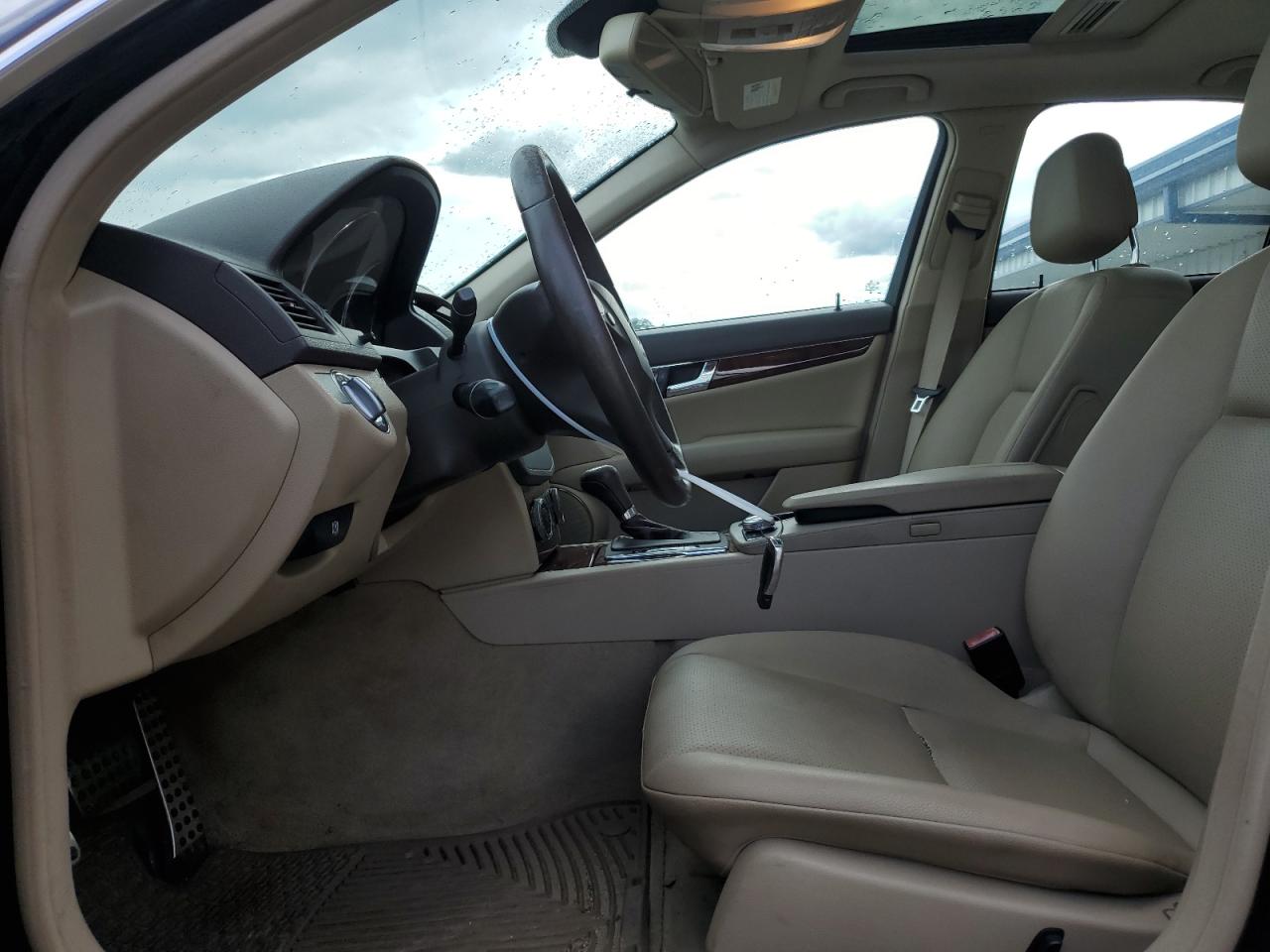 WDDGF5EB3AF420277 2010 Mercedes-Benz C 300