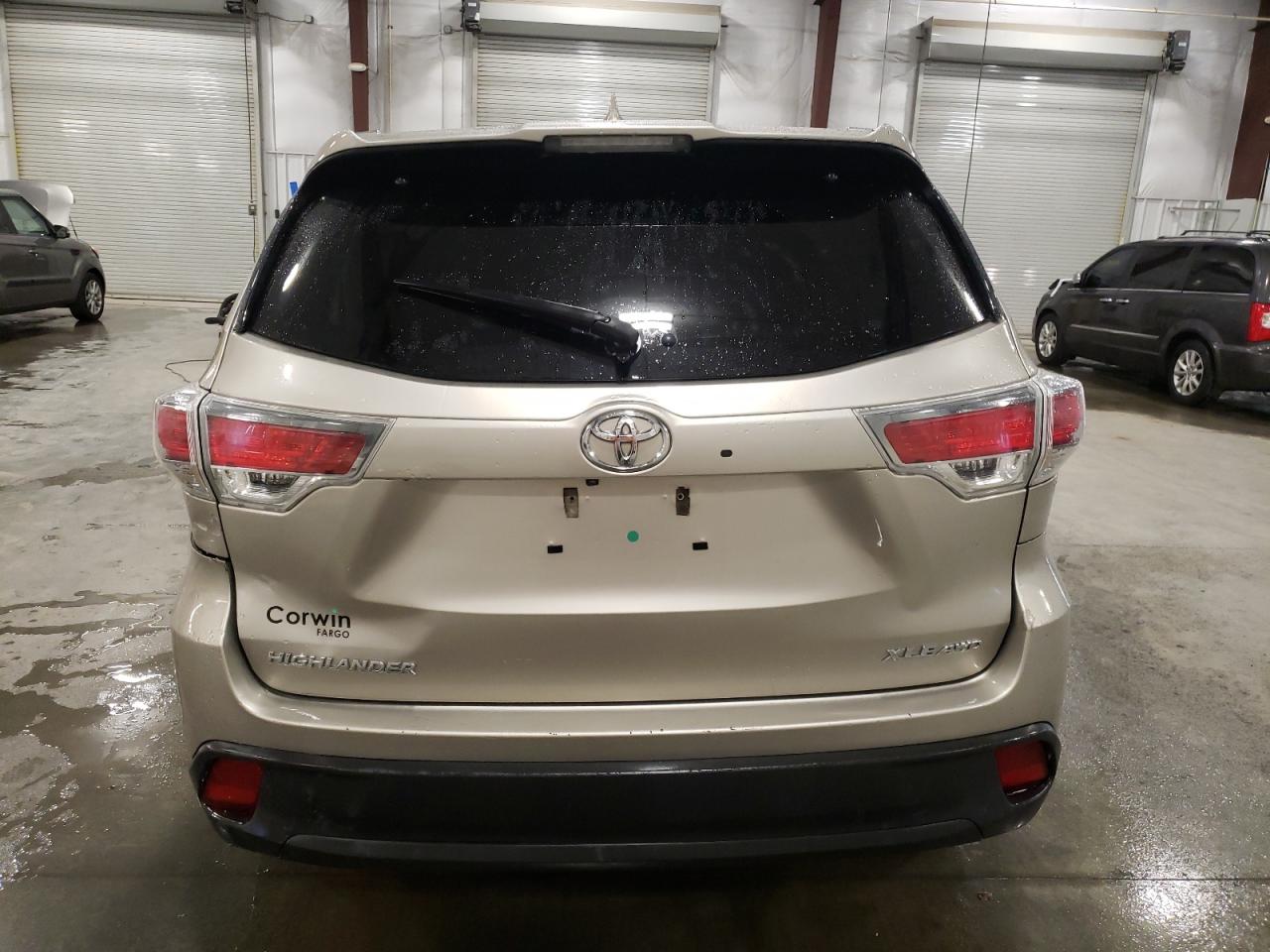 5TDJKRFH0FS214458 2015 Toyota Highlander Xle