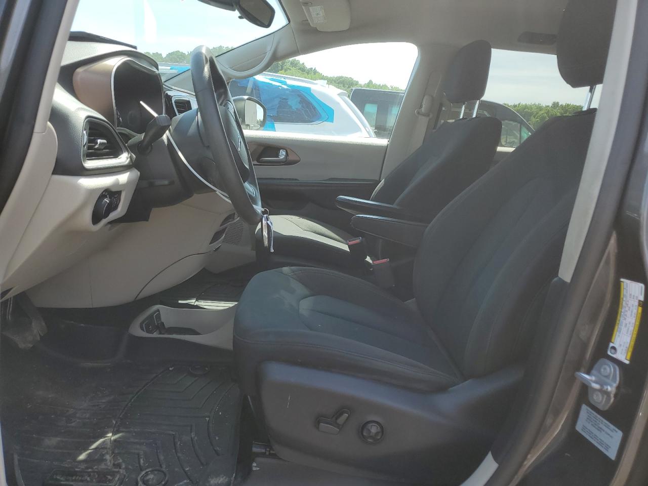 2C4RC1DG2HR508564 2017 Chrysler Pacifica Touring