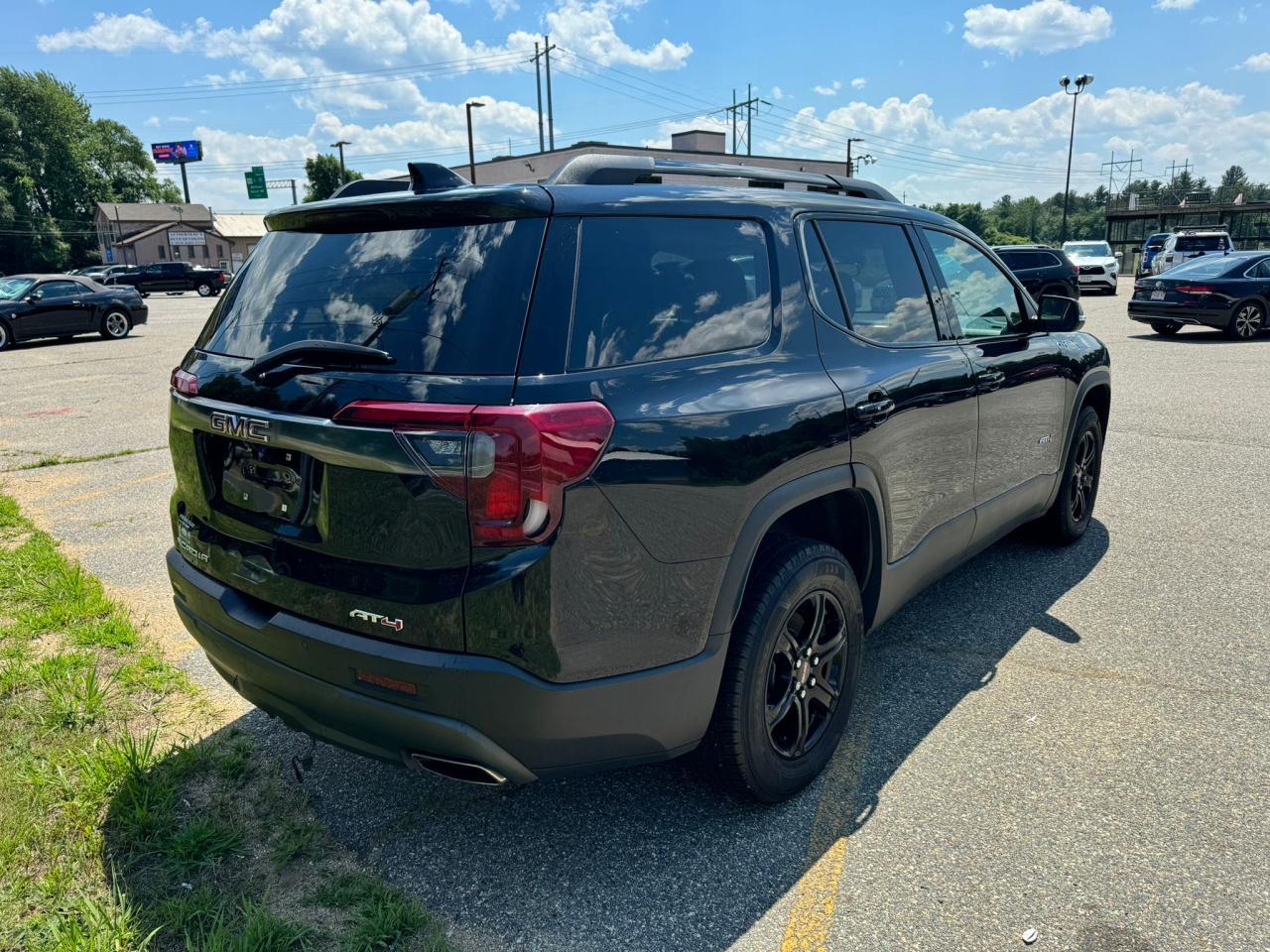 2021 GMC Acadia At4 vin: 1GKKNLLS3MZ226757